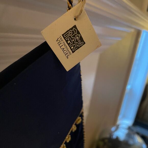 Ten Thousand Villages Beaded Elephant Velour Dark Blue and Gold Stockings x 4 - Picture 8 of 15